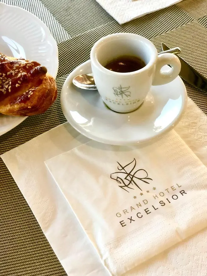 ****  Grand Hotel Excelsior Reggio Calabria Italy